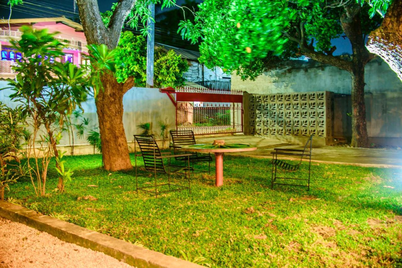 Thambu Illam Hotel Jaffna Kültér fotó