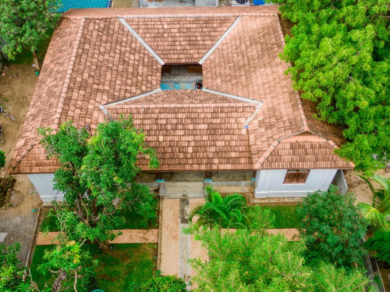 Thambu Illam Hotel Jaffna Kültér fotó