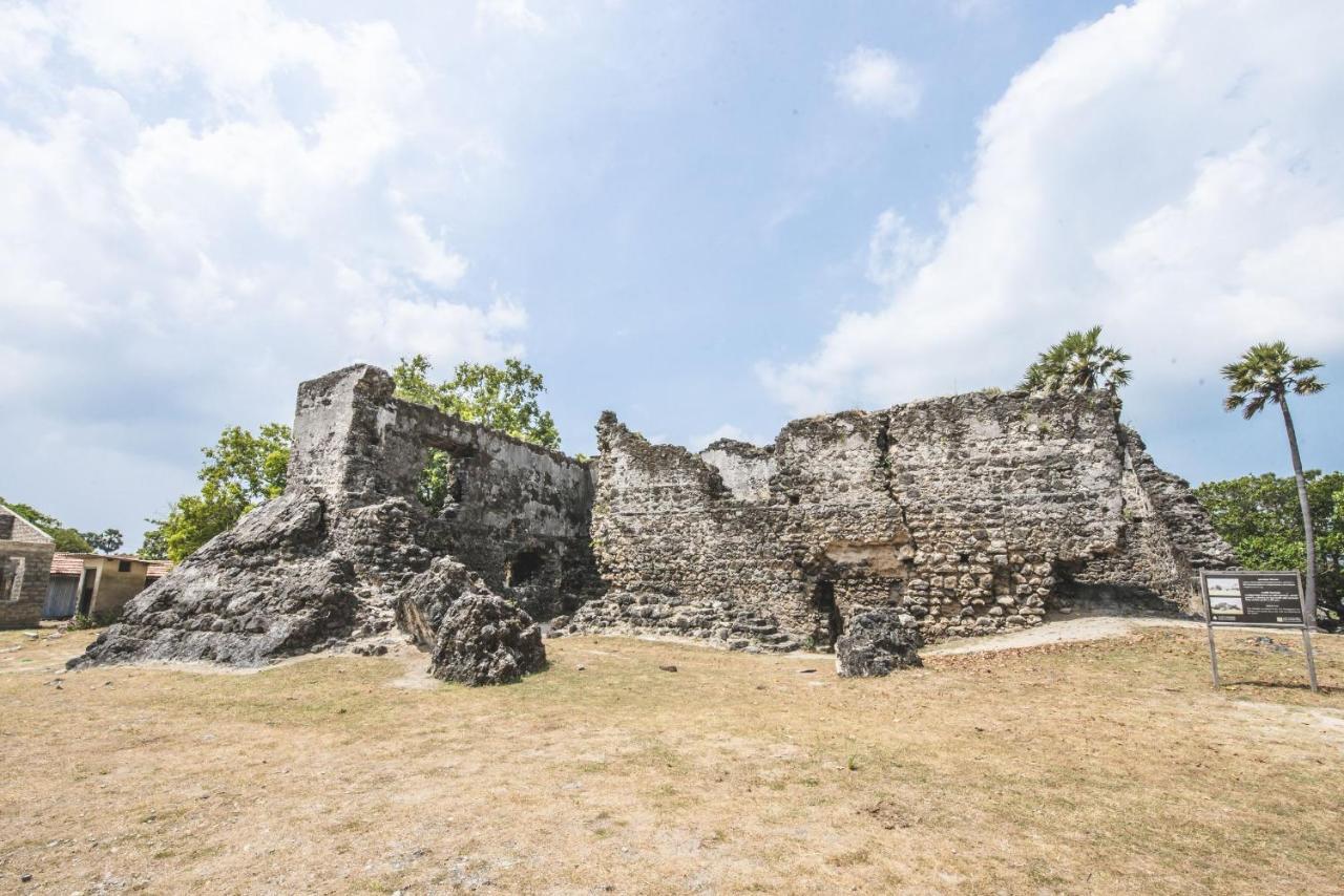 Thambu Illam Hotel Jaffna Kültér fotó