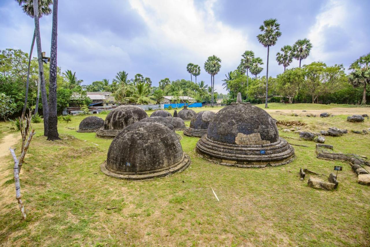 Thambu Illam Hotel Jaffna Kültér fotó